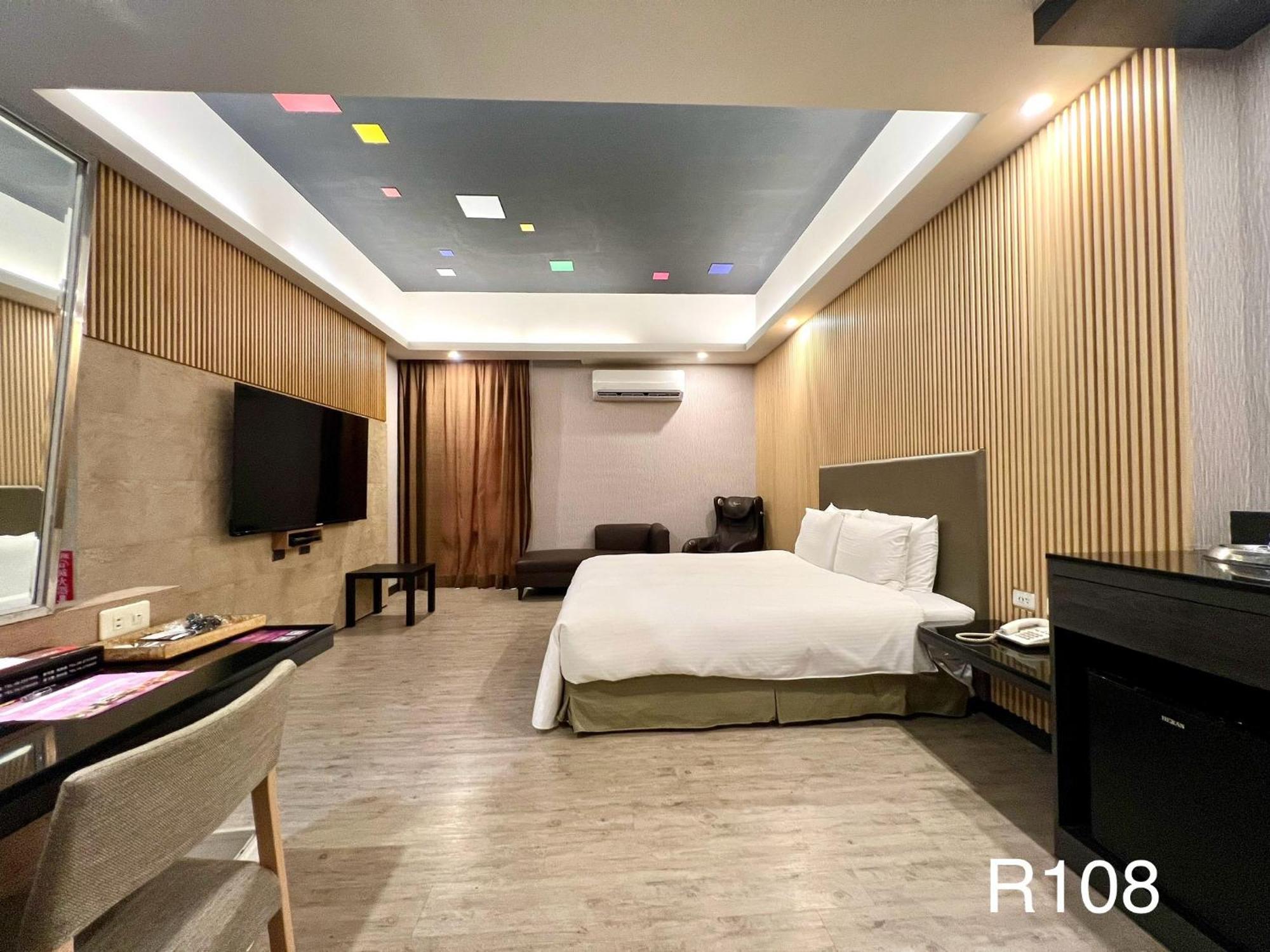 Cigar Motel Tainan Exterior foto